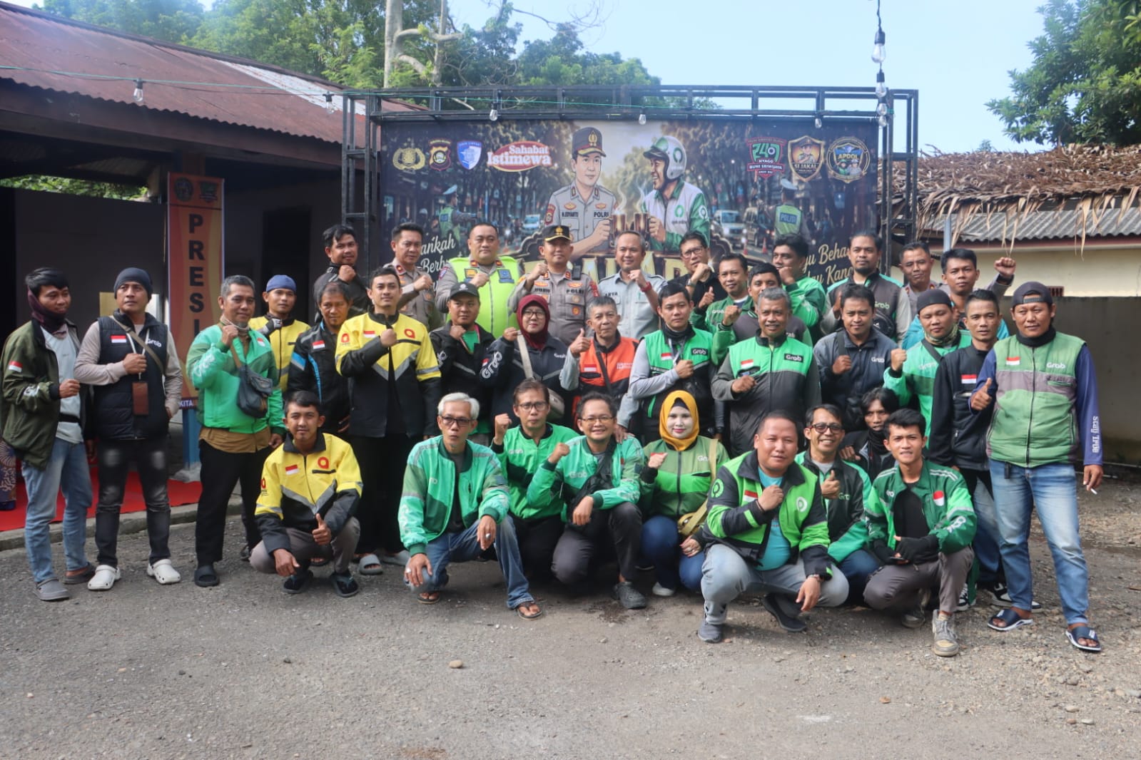 *Polres Lahat Resmikan Kedai Apdol,Dorong Ekonomi Kreatif Driver Ojek Semakin Berkembang*