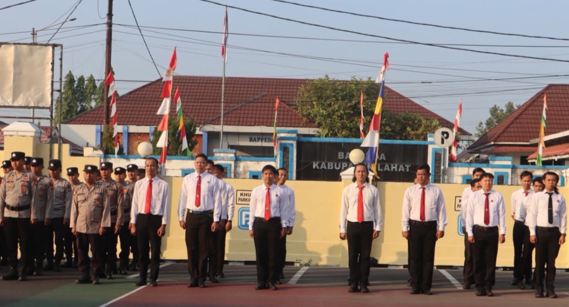 *Kapolda Sumsel Beri Penghargaan Lima Personil Polres Lahat,Ungkap Kasus Mutilasi Kurang Dari 1*24 J